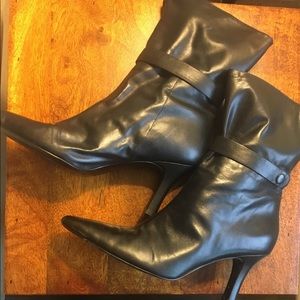 Antonio Melani black leather heeled boots